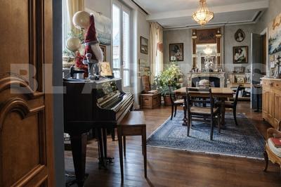 Maison de maîtres - 401 m² - 11 pièces