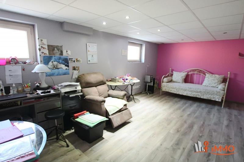 Maison - 90 m² - 8 pièces