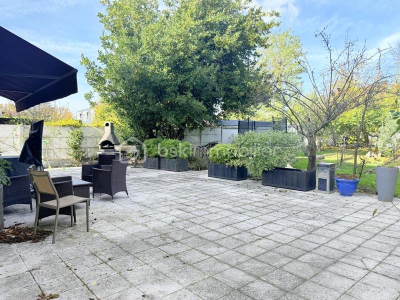 Pavillon - 245 m² - 13 pièces