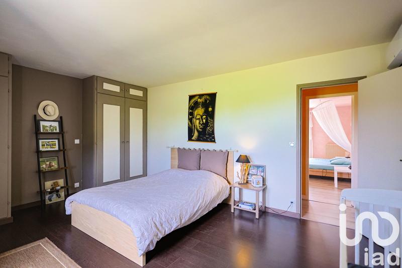 Maison - 250 m² - 8 pièces