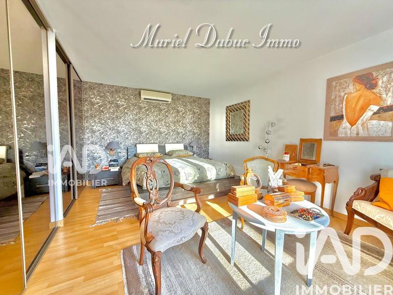 Maison - 185 m² - 5 pièces