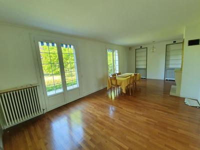 Maison - 180 m² - 6 pièces