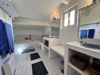 Maison - 227 m² - 6 pièces