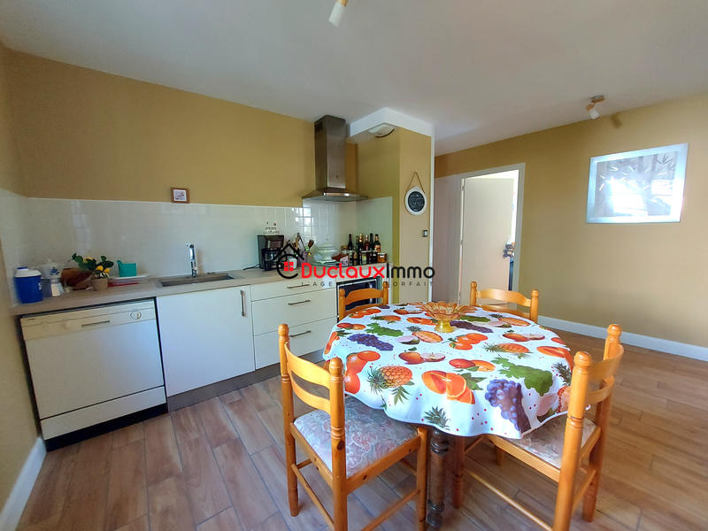 Maison - 250 m² - 11 pièces