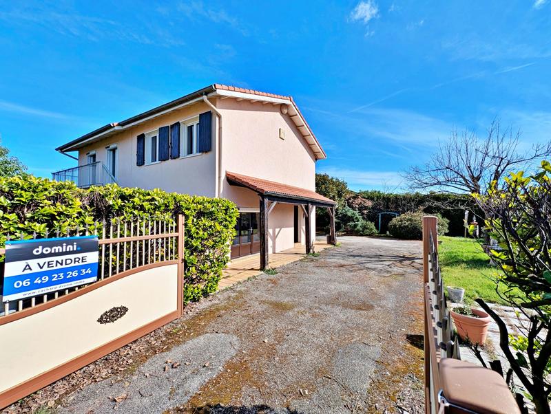 Maison traditionnelle - 201 m² - 7 pièces