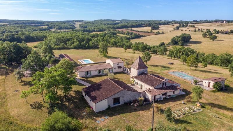 Propriété - 500 m² - 7 pièces