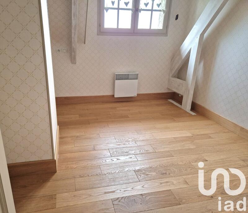 Maison - 212 m² - 7 pièces