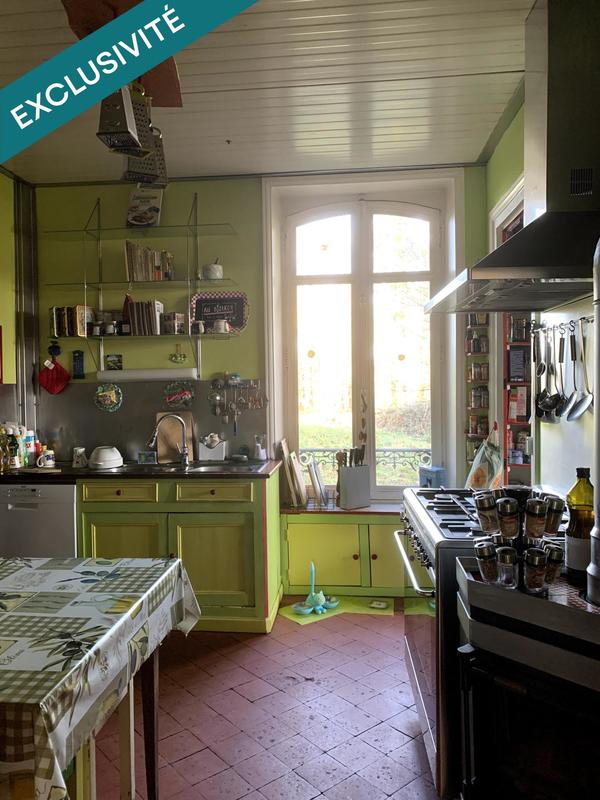 Maison - 274 m² - 11 pièces