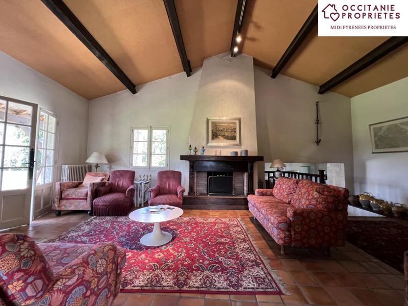 Propriété - 213 m² - 7 pièces