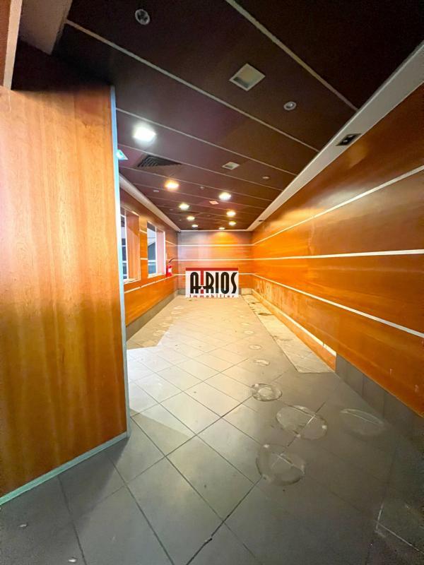 Local d'activité / Entrepôt - 650 m²