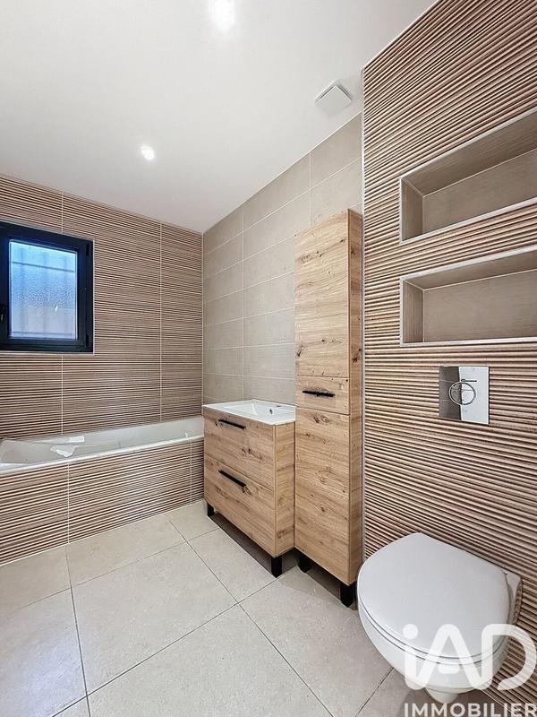 Maison - 95 m² - 4 pièces