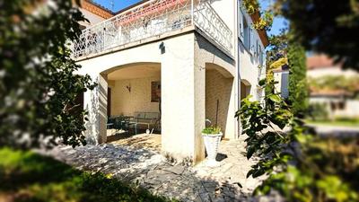 Maison - 175 m² - 8 pièces