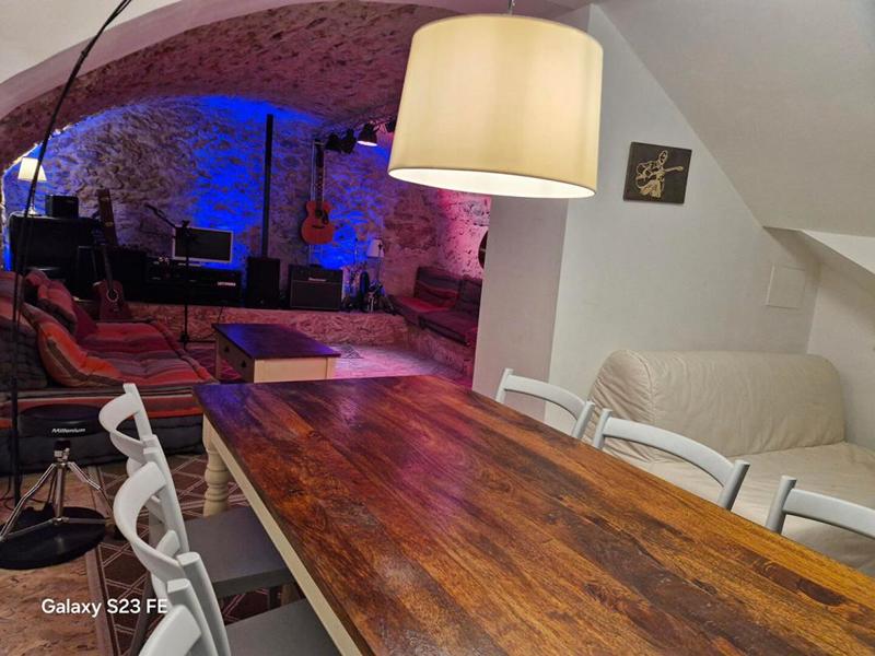 Appartement - 82 m² - 3 pièces