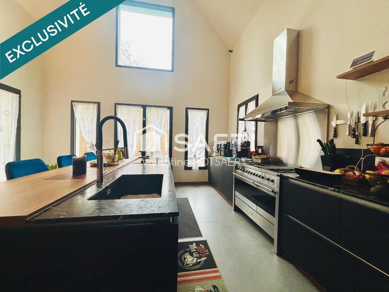 Maison - 293 m² - 10 pièces