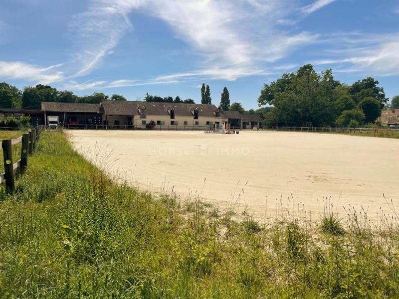 Propriété - 240 m² - 7 pièces