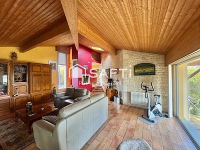 Maison - 138 m² - 6 pièces
