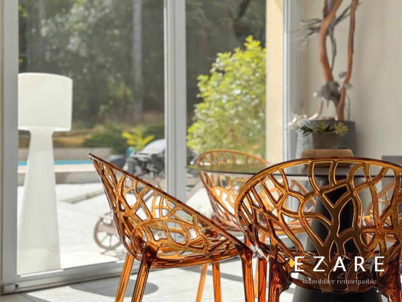 Maison - 257 m² - 10 pièces