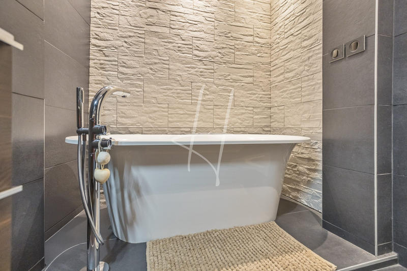 Appartement - 92 m² - 4 pièces