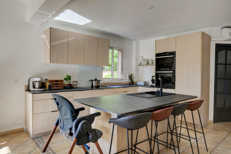 Maison - 163 m² - 6 pièces