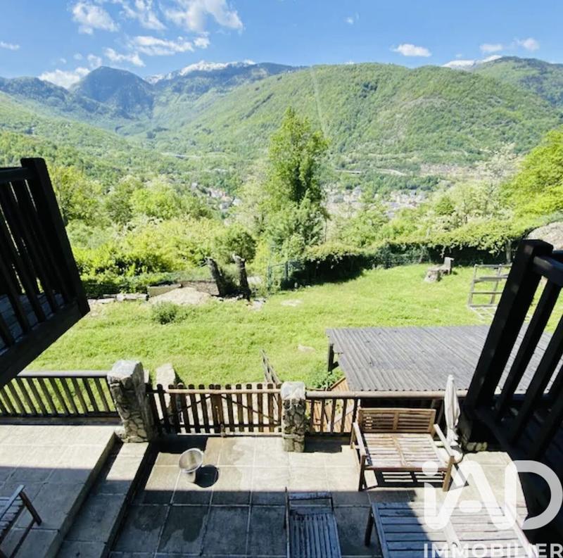 Maison - 440 m² - 9 pièces