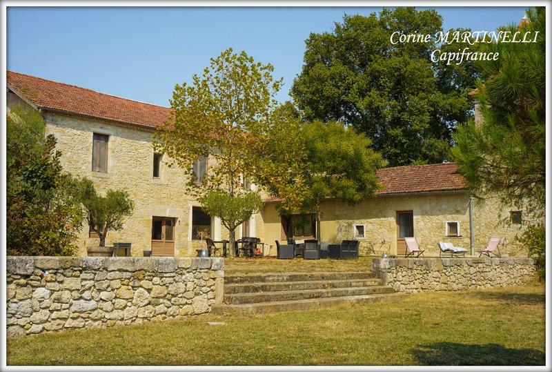 Propriété - 885 m² - 22 pièces