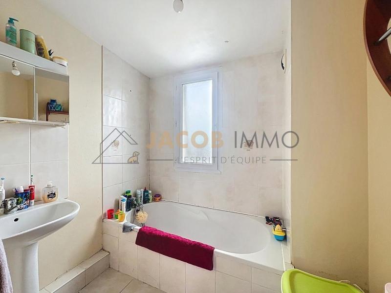 Immeuble - 240 m² - 15 pièces