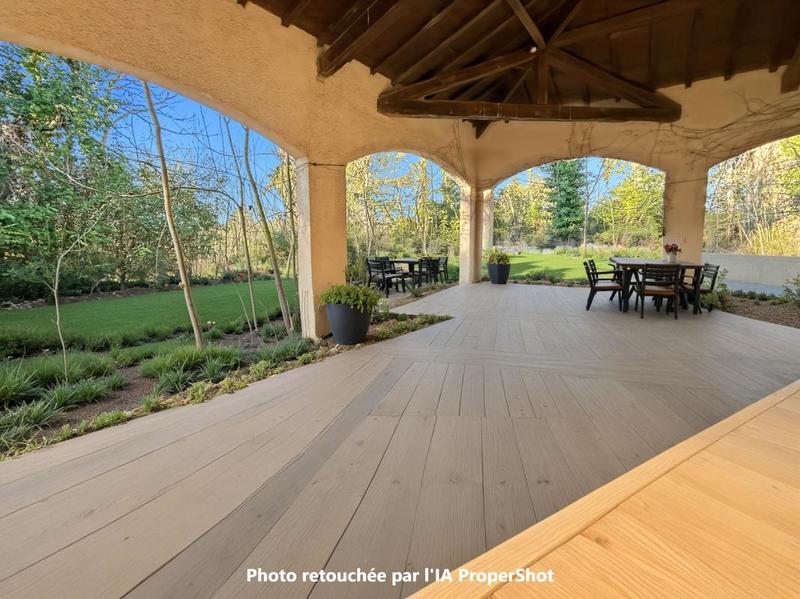 Maison - 240 m² - 7 pièces