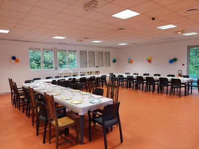 Local commercial - 1 800 m² - 20 pièces