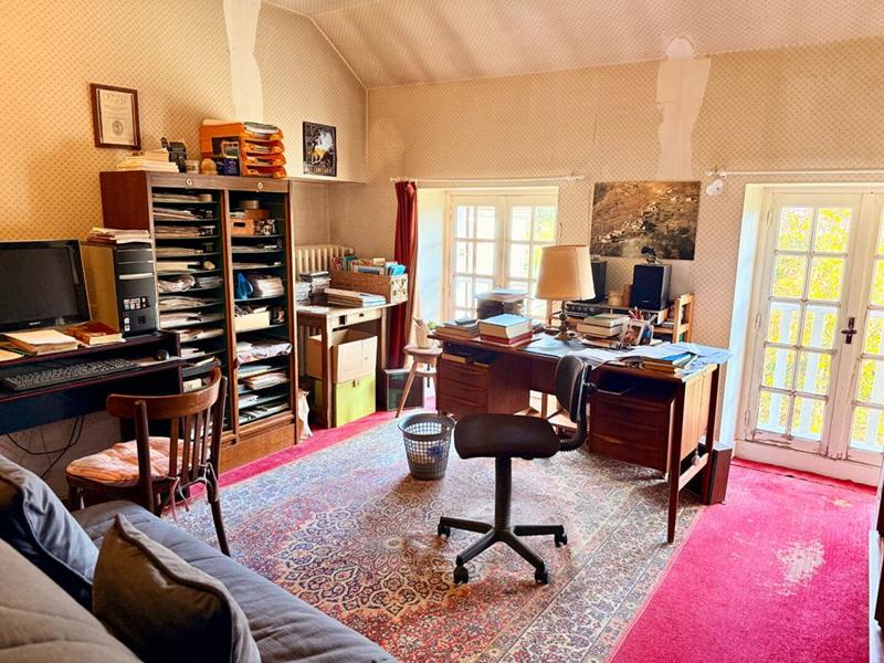 Maison - 270 m² - 12 pièces