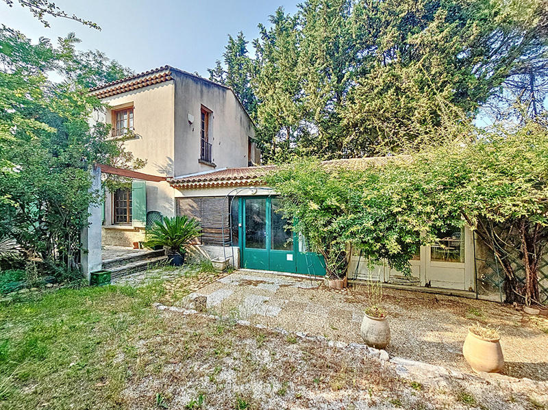 Maison - 266 m² - 9 pièces