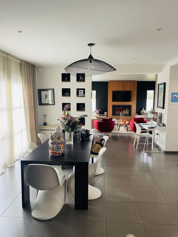 Maison - 180 m² - 5 pièces