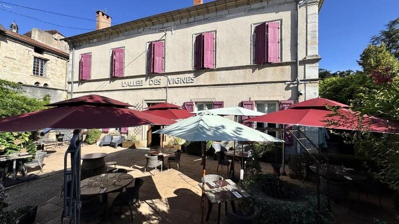 Maison - 310 m² - 5 pièces