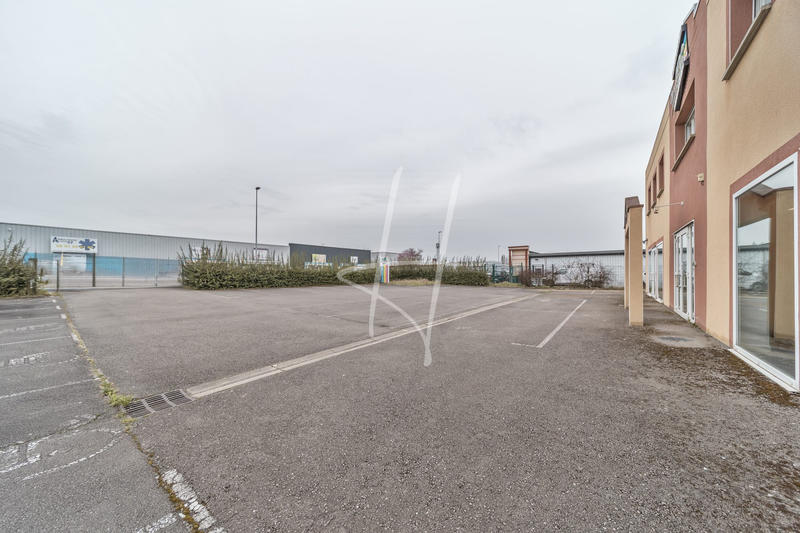 Local d'activités - 600 m²