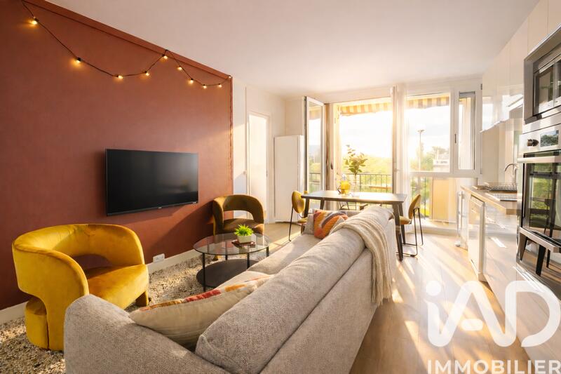 Appartement - 90 m² - 7 pièces