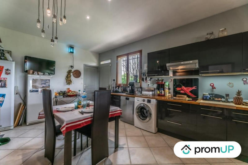 Maison traditionnelle - 380 m² - 10 pièces