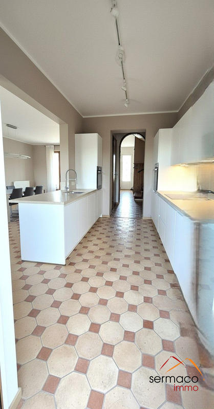 Maison - 177 m² - 7 pièces