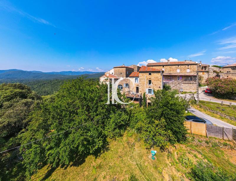 Maison en pierre - 130 m² - 6 pièces