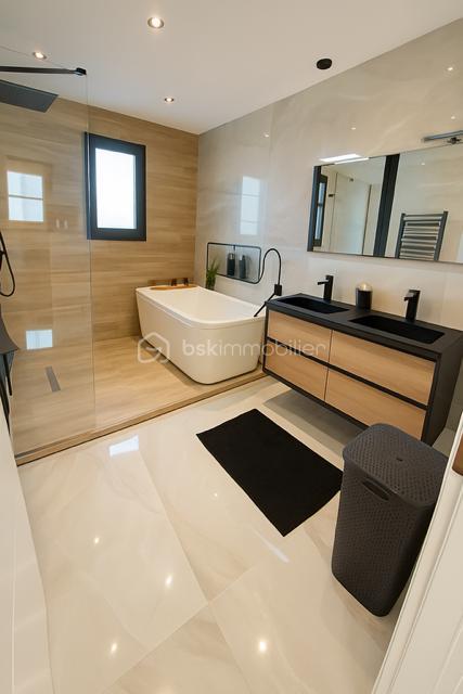 Maison - 115 m² - 5 pièces