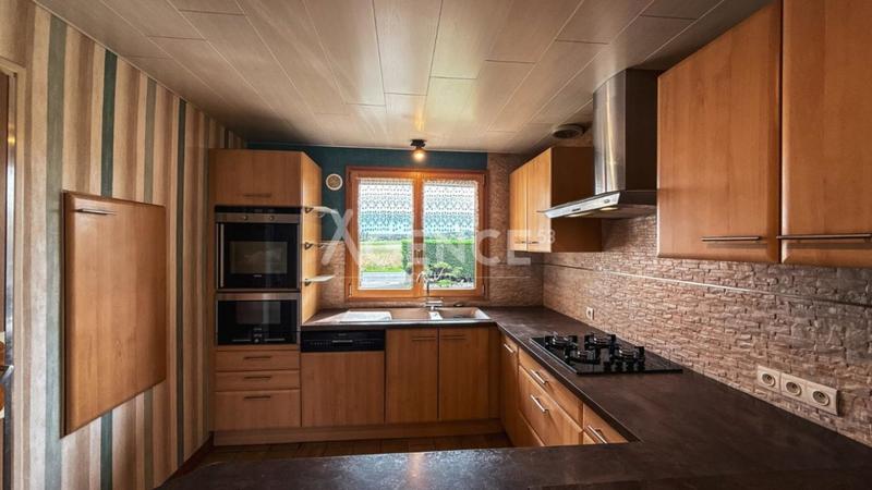 Maison - 99 m² - 5 pièces