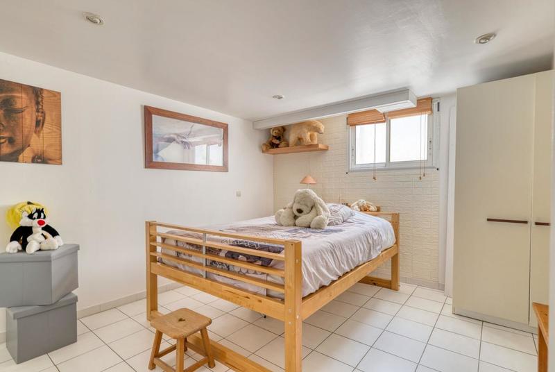 Villa - 200 m² - 9 pièces