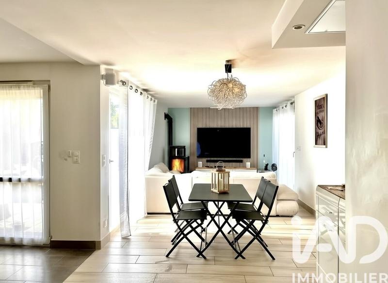 Maison - 87 m² - 5 pièces