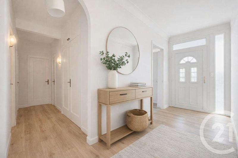 Maison - 196 m² - 9 pièces