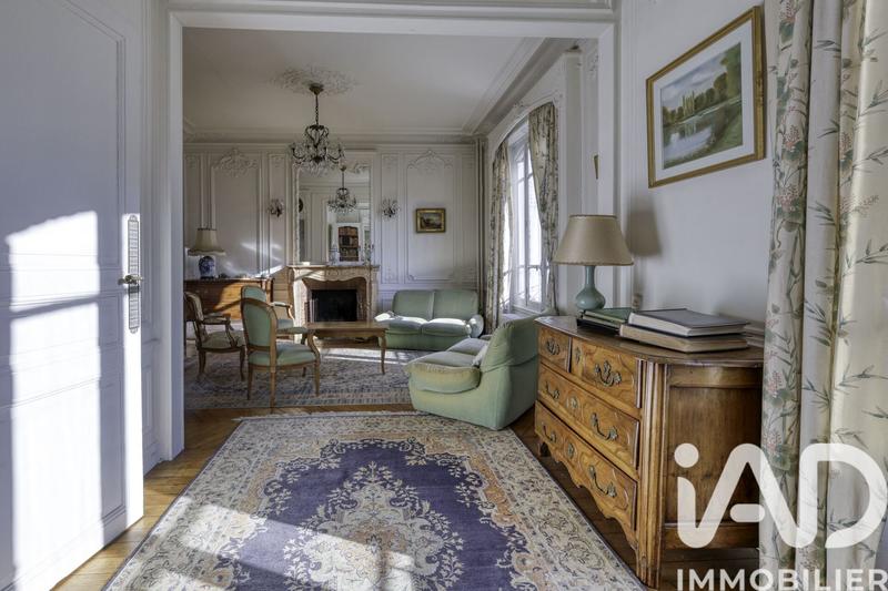 Maison - 227 m² - 10 pièces
