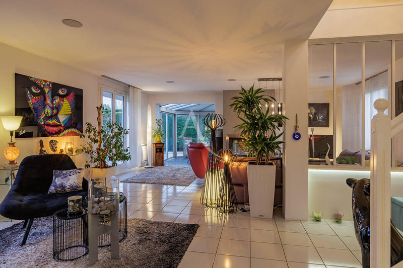 Maison - 186 m² - 6 pièces