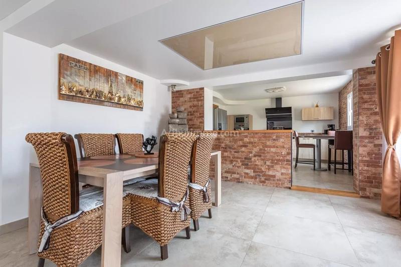 Maison - 156 m² - 6 pièces