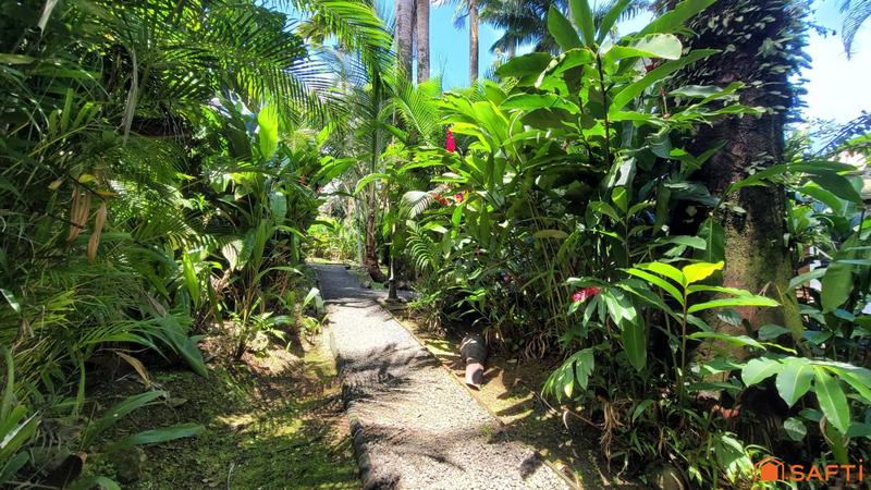 Local commercial - 700 m² - 19 pièces