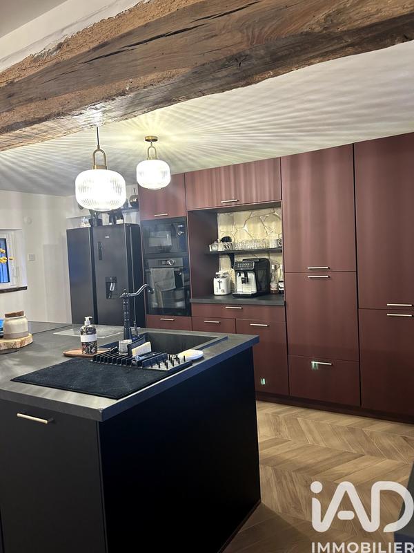 Maison - 210 m² - 5 pièces