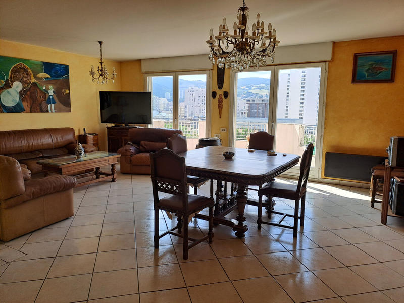 Appartement - 93 m² - 4 pièces