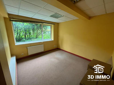 Local d'activités - 160 m² - 8 pièces