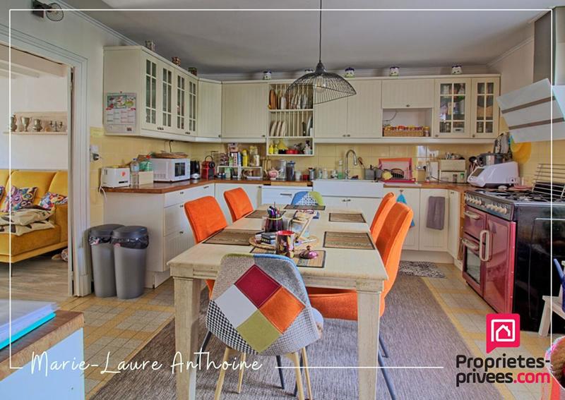 Maison - 240 m² - 7 pièces